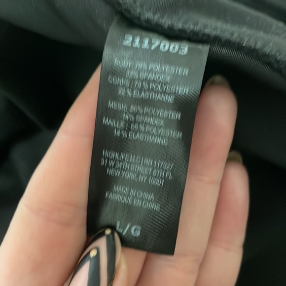 True to large size, capris, mesh on back of legs, black, worn once. - Picture 3 of 4